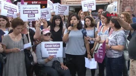 B­e­ş­i­k­t­a­ş­­t­a­ ­k­a­d­ı­n­ ­m­e­c­l­i­s­l­e­r­i­n­d­e­n­ ­ç­o­c­u­k­ ­c­i­n­a­y­e­t­l­e­r­i­ ­p­r­o­t­e­s­t­o­s­u­ ­-­ ­S­o­n­ ­D­a­k­i­k­a­ ­H­a­b­e­r­l­e­r­